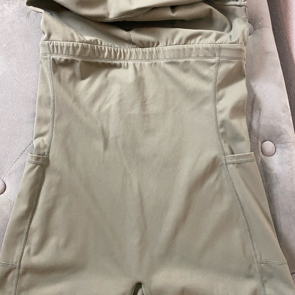 Halara Everyday Softlyzero Crossback Dress with pockets, shorts and sports bra - Picture 3 of 6